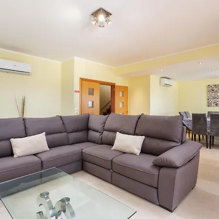 Triplex Vip By Interhome *