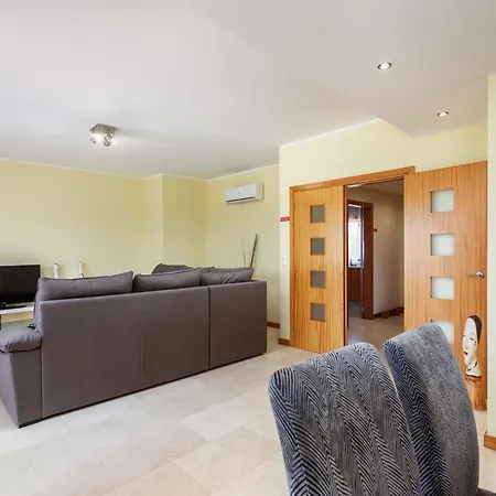 Triplex - By Interhome Vilamoura